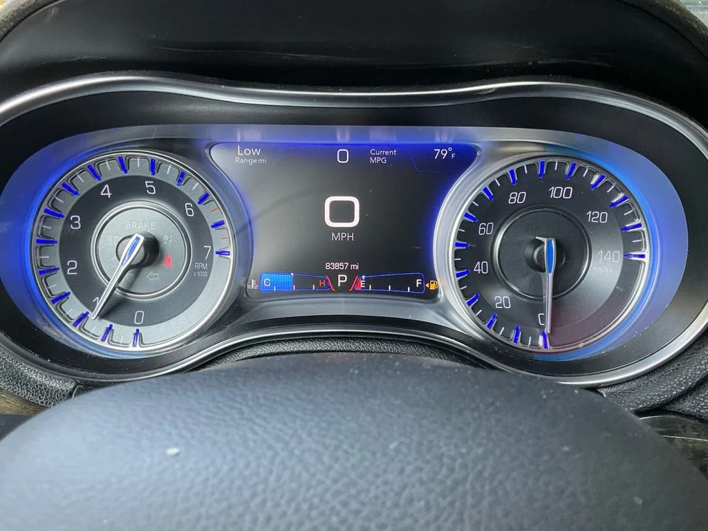 Used 2018 Gray Chrysler Limited image 20