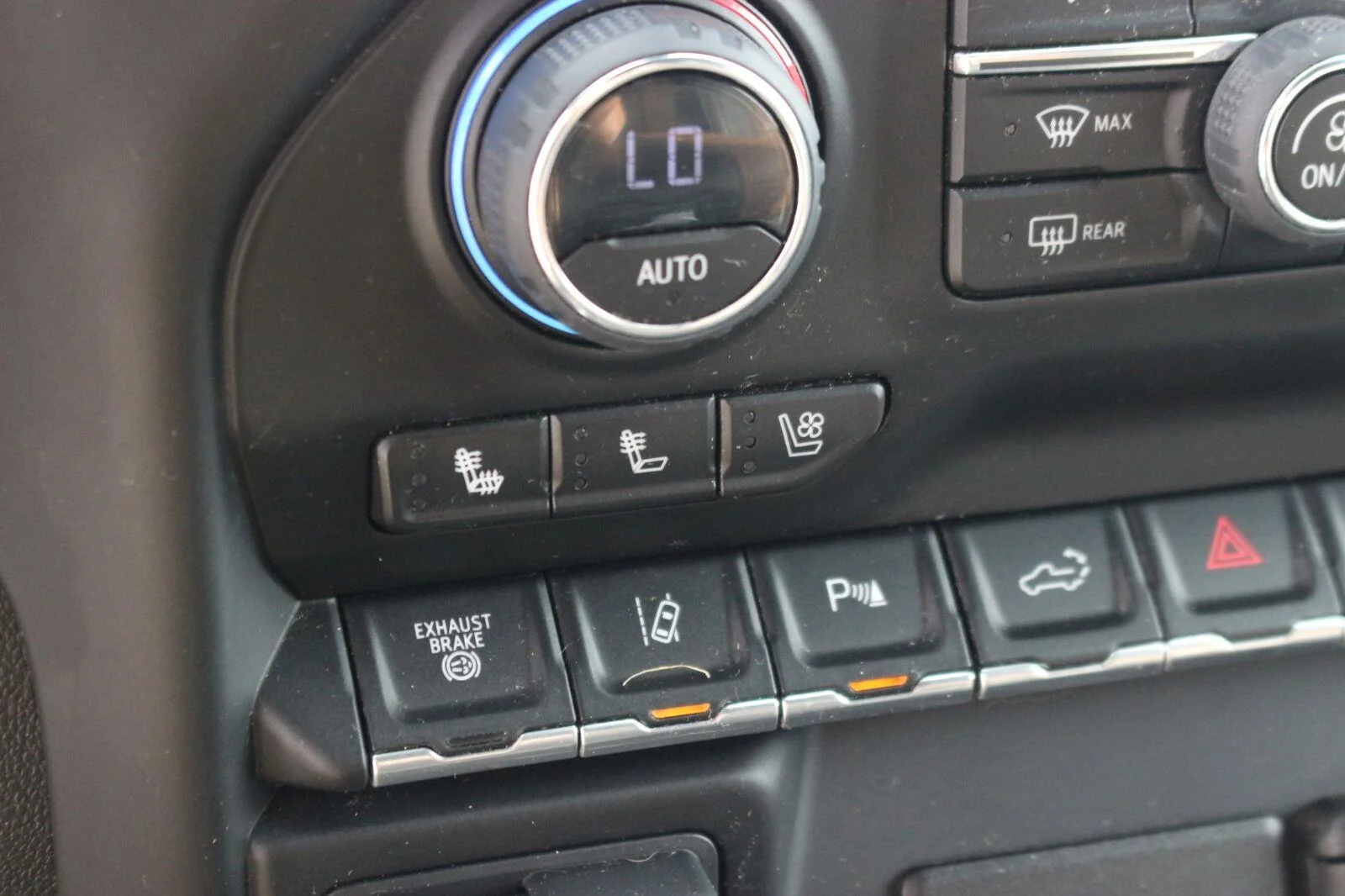 Used 2023 SUMMIT WHITE Chevrolet High Country image 28