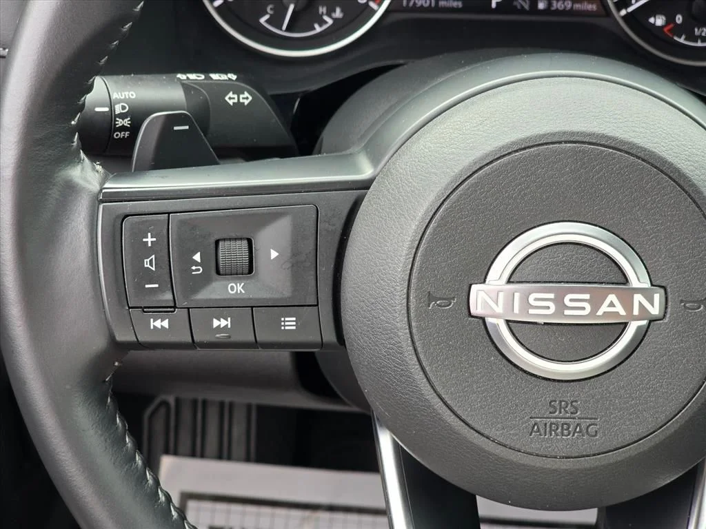 Used 2025 White Nissan SV image 16