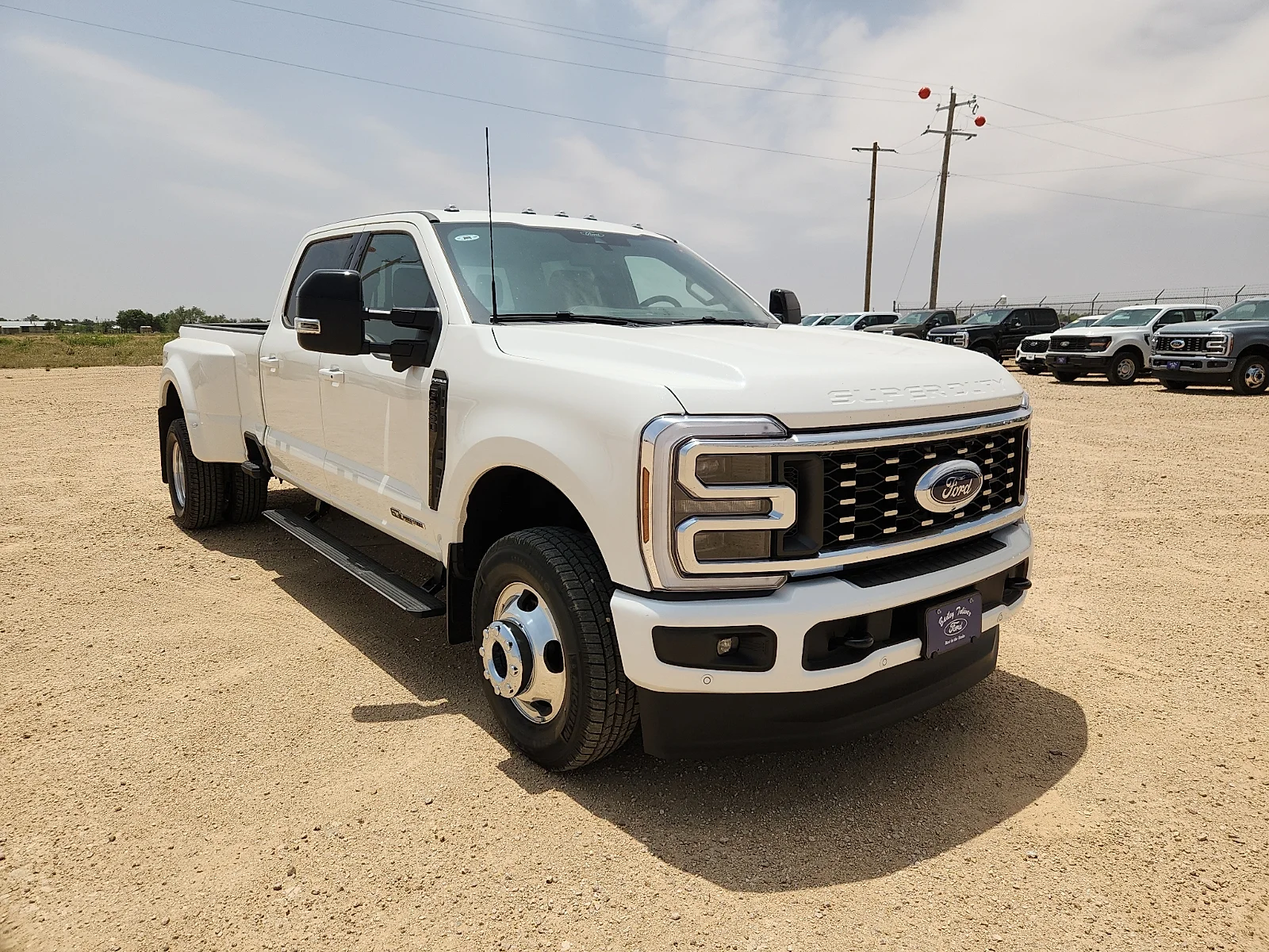 New 2026 Star White Metallic Tri-Coat Ford F-350® Platinum® image 1
