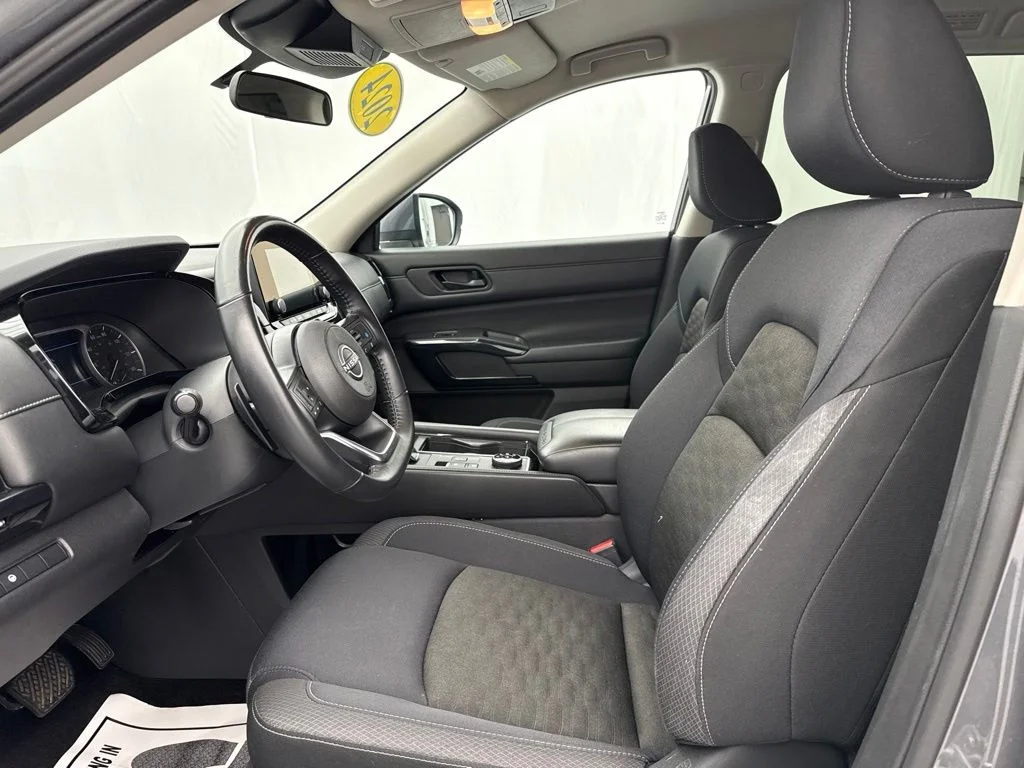 Used 2024 Gray Nissan SV image 17