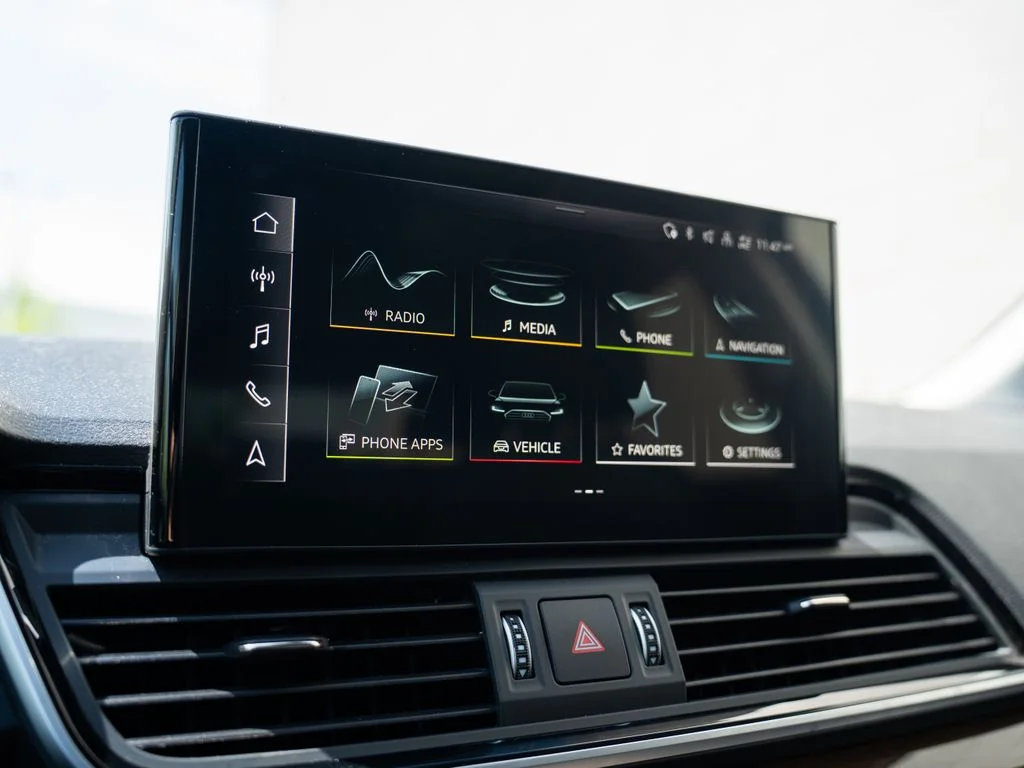 Used 2024 White Audi  image 25