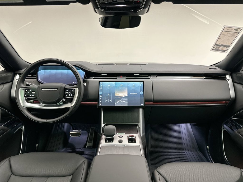 New 2027 Santorini Black Land Rover SE image 8