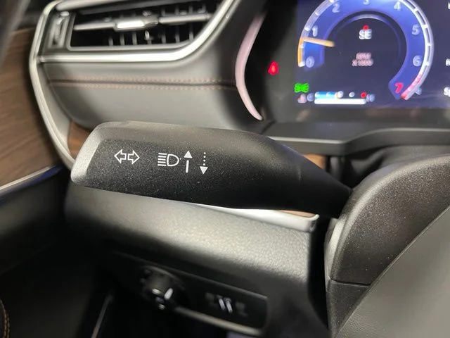 Used 2023 White Jeep Summit image 23
