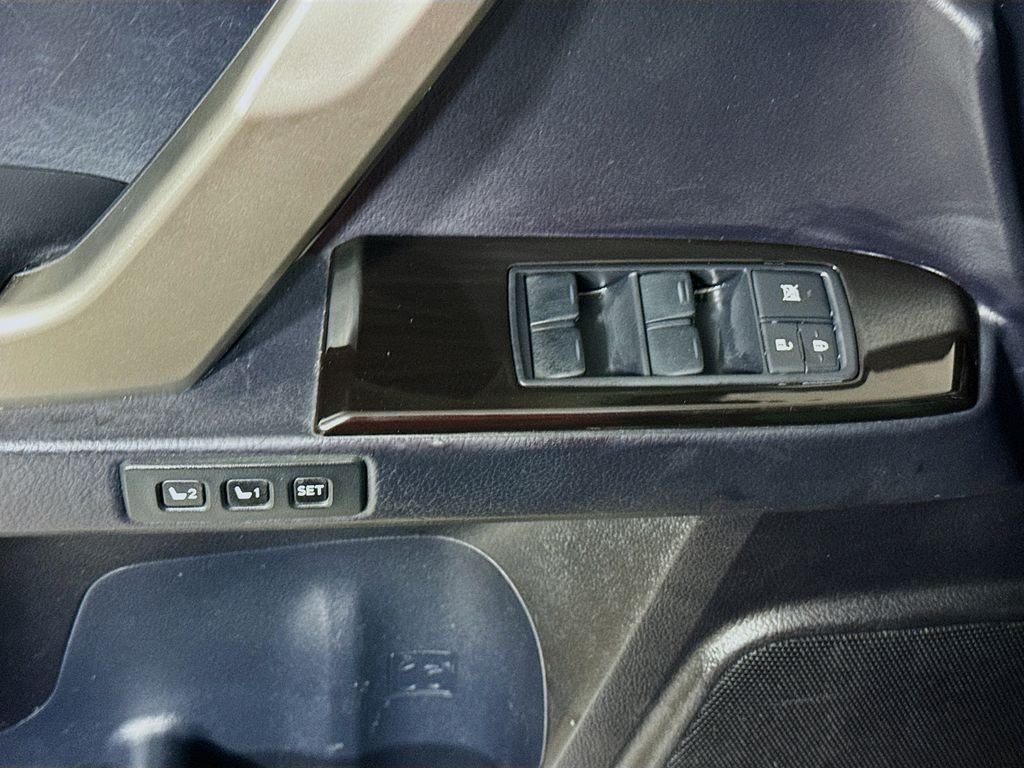 Used 2015 Black Onyx Lexus Base image 17