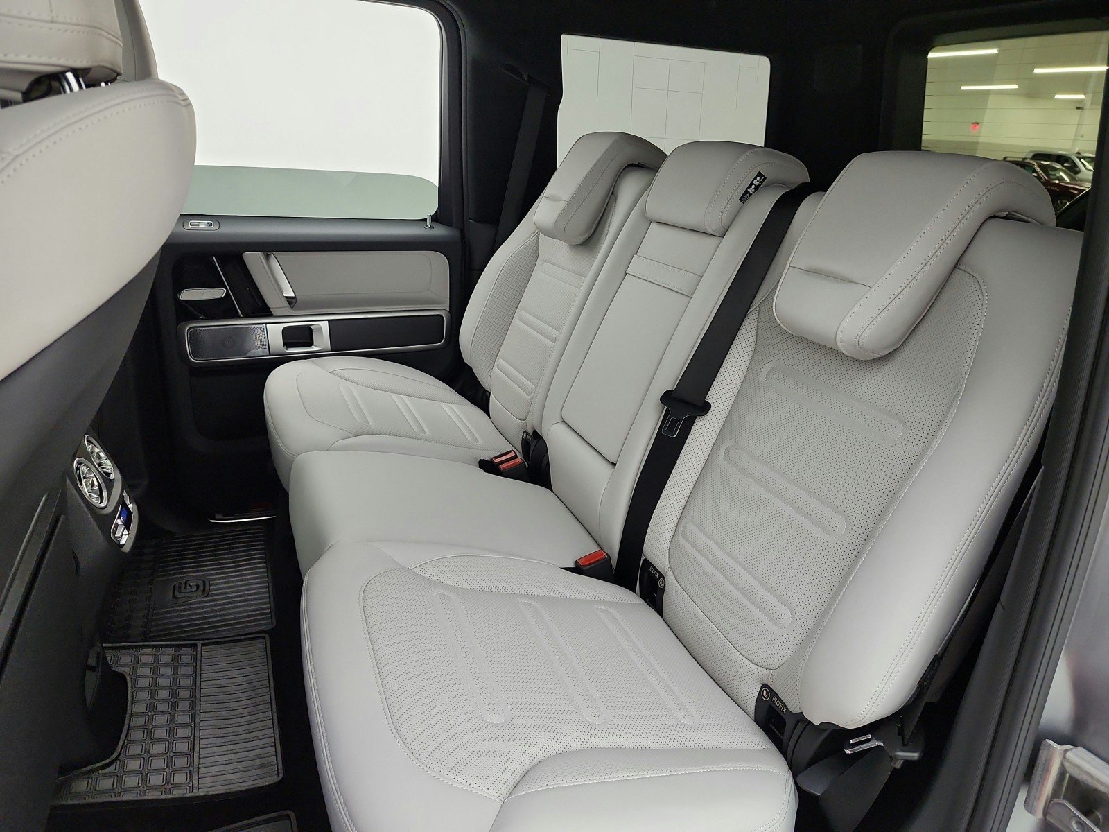 New 2027 MANUFAKTUR Platinum Magno Mercedes-Benz G 580e SUV image 11