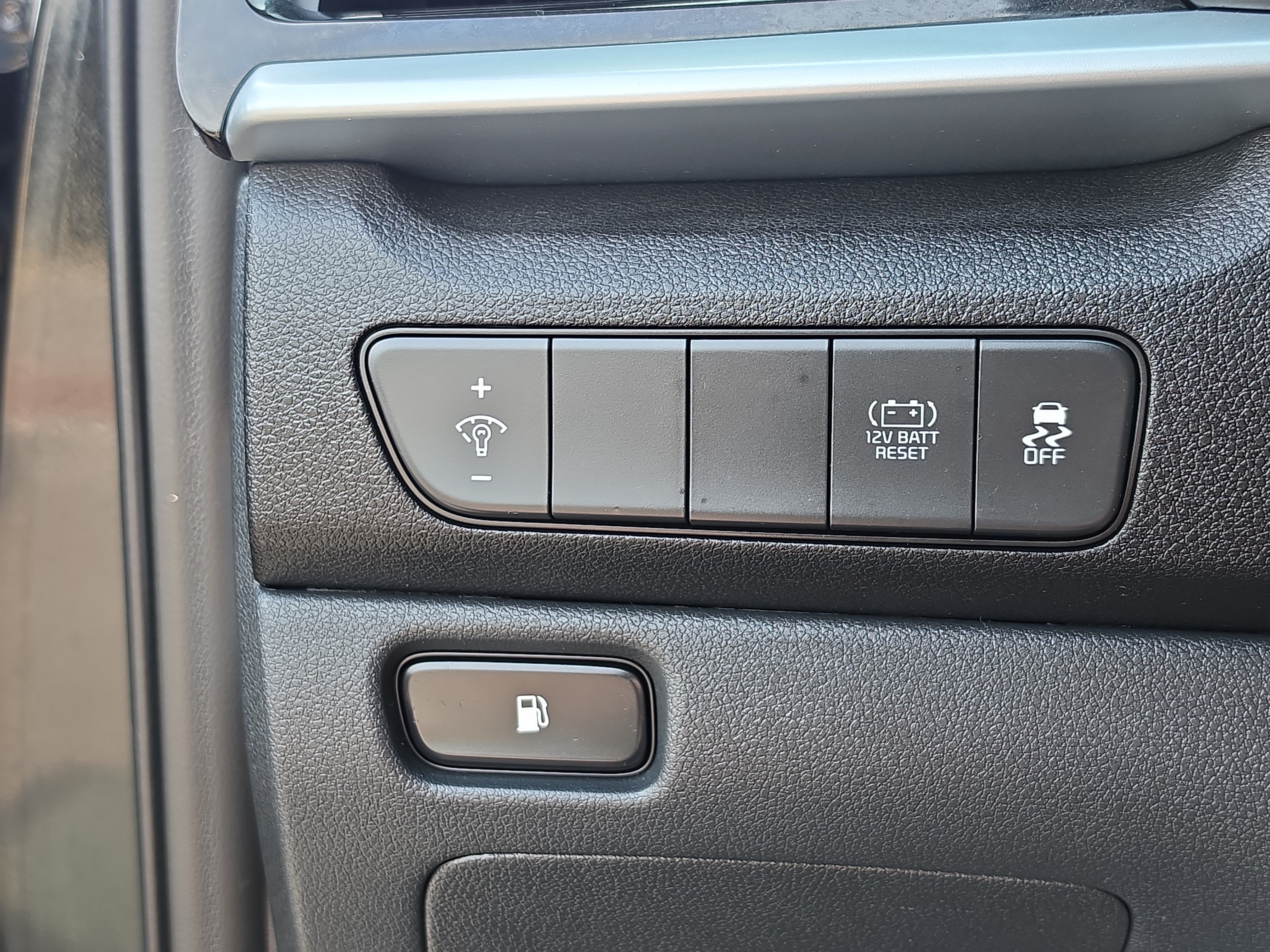 Certified Used 2022 Aurora Black Pearl Kia LX image 25