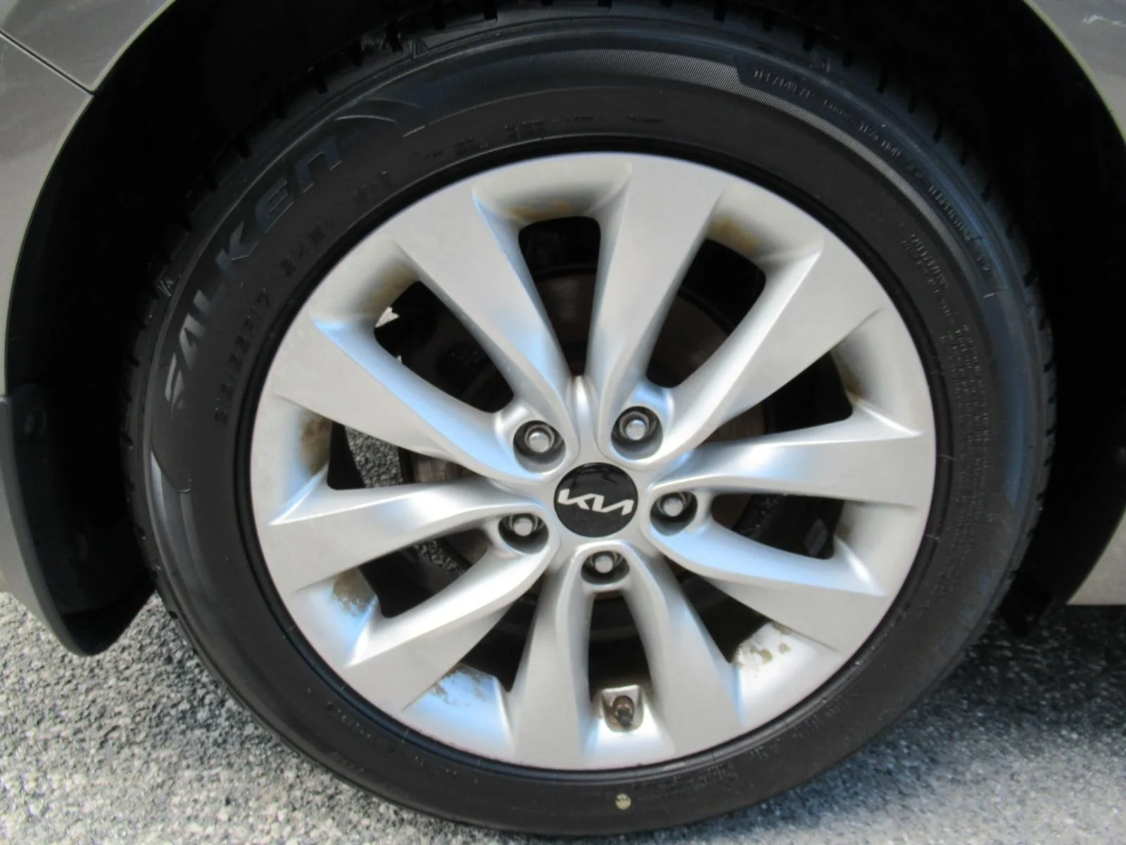 Used 2018 Silver Kia LX image 8