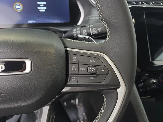 Used 2023 White Jeep Altitude X image 18