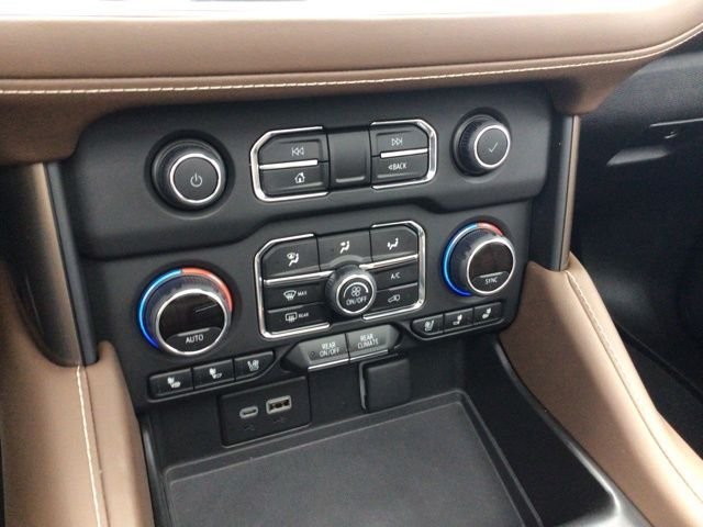Used 2023 Summit White Chevrolet High Country image 17