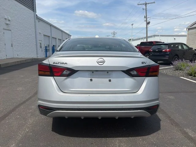Used 2024 Silver Nissan 2.5 SV image 4