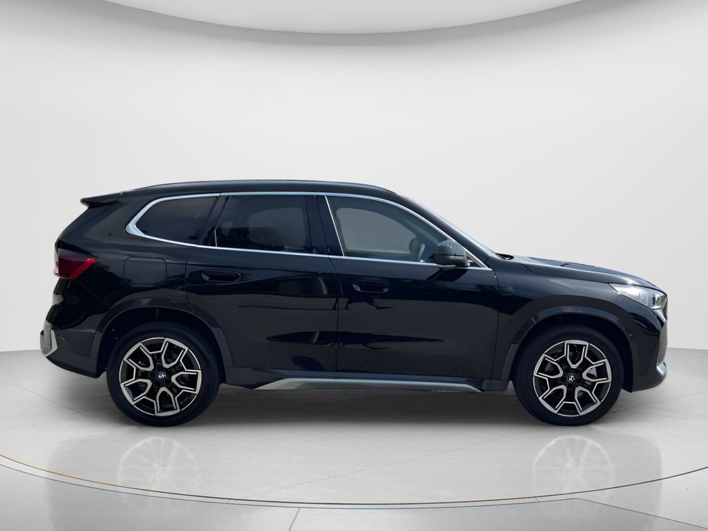 Used 2025 Black BMW xDrive28i image 9