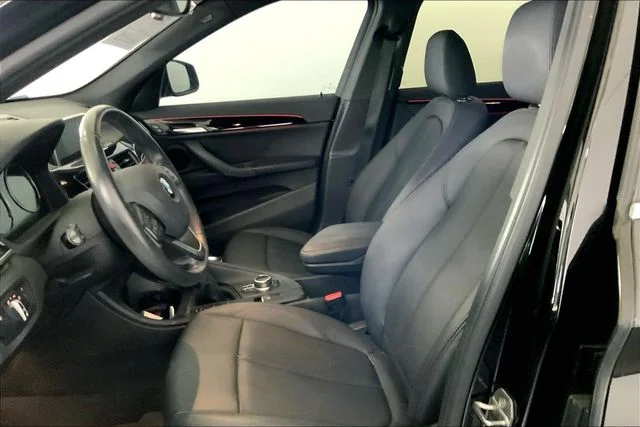 Used 2019 Jet Black BMW sDrive28i image 11
