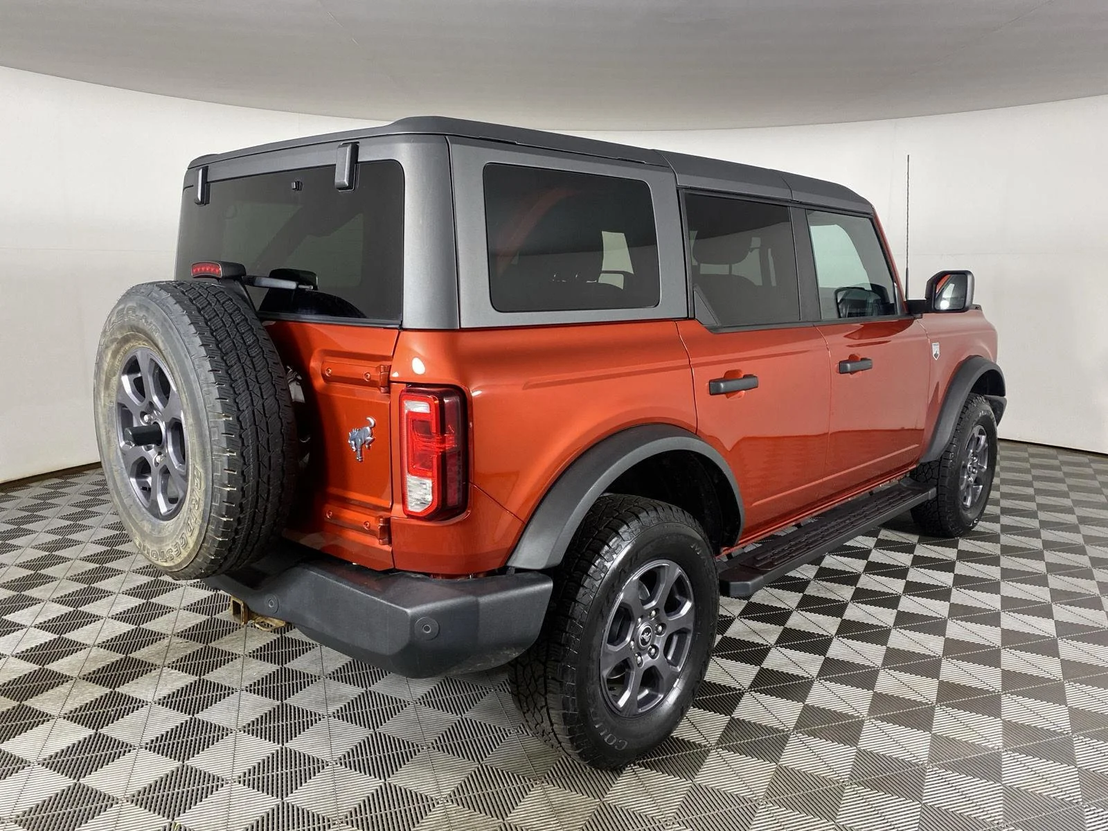 Used 2023 Red Ford Base image 7