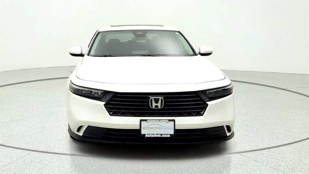 Used 2024 Platinum White Pearl Honda EX CVT image 2