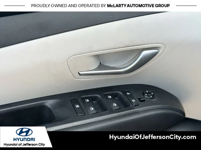 Used 2023 Black Hyundai SEL image 19
