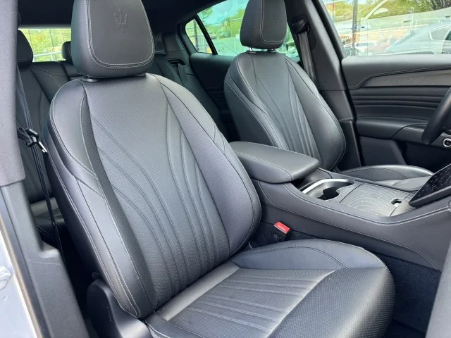 Used 2023 Bianco Astro Metallic Maserati GT ~Heads Up Display ~ Premium Plus Package !!! LOADED !!! image 32