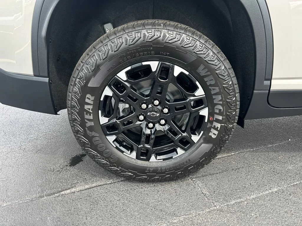 2027 Chevrolet Traverse Z71 - Photo 10