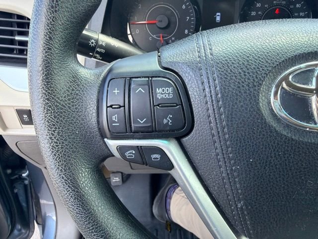 Used 2017 Shoreline Mist Toyota LE image 16