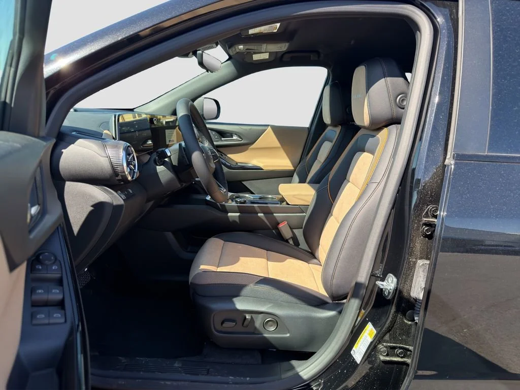 New 2026 Mosaic Black Metallic Chevrolet ACTIV image 9