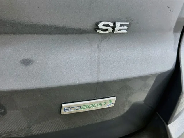 Used 2020 Blue Ford SE image 27