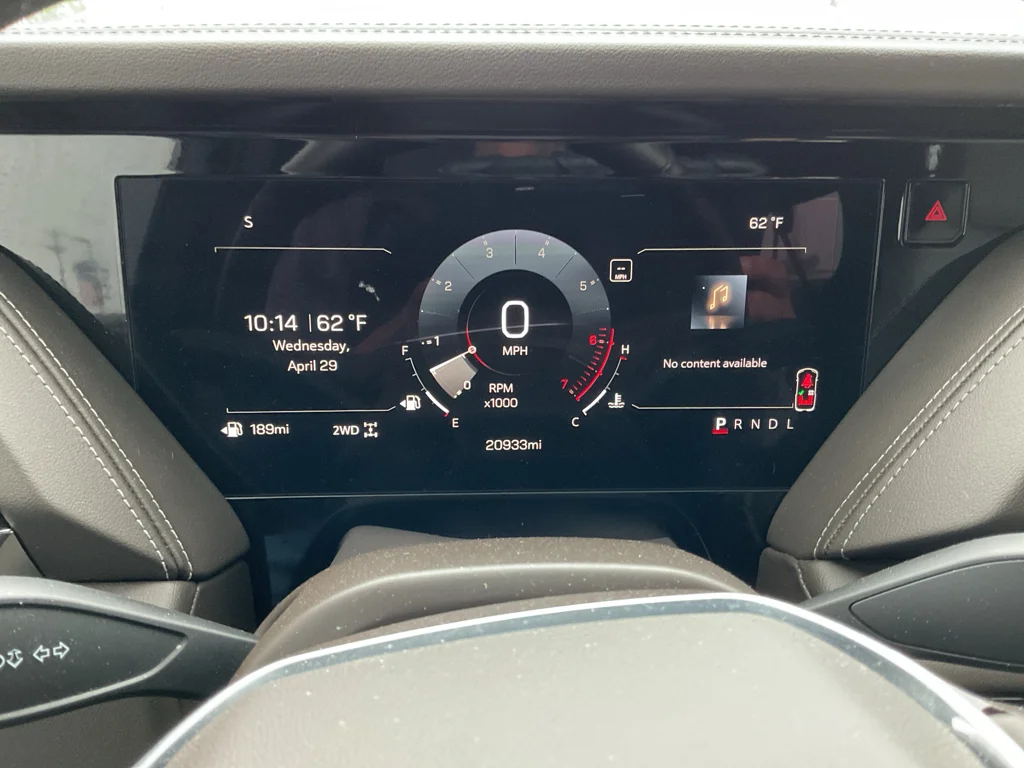 Used 2025 Summit White GMC Elevation image 23