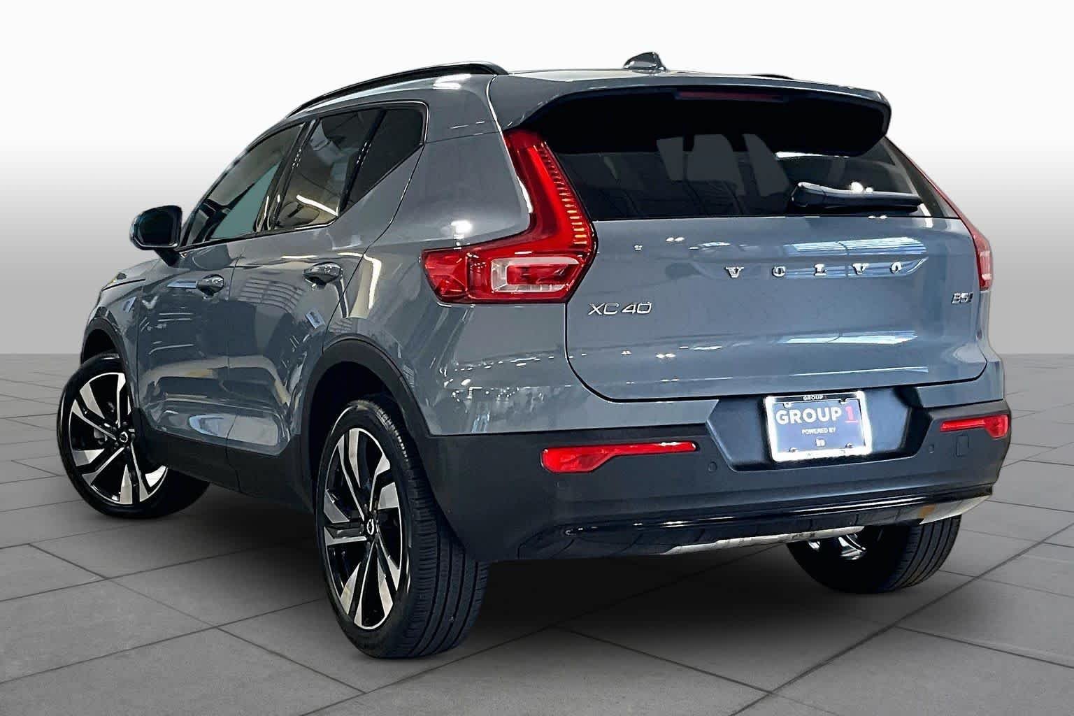 Used 2023 Thunder Grey Metallic Volvo Ultimate Dark Theme image 12