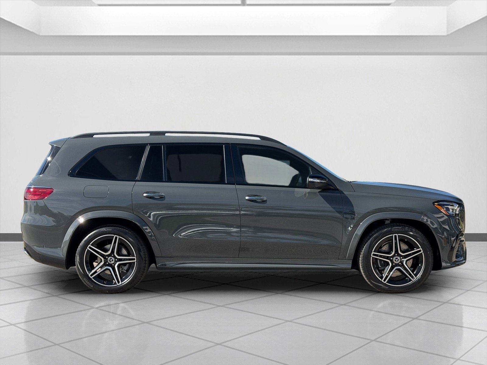 New 2026 MANUFAKTUR Silicon Grey Mercedes-Benz GLS 450 image 27
