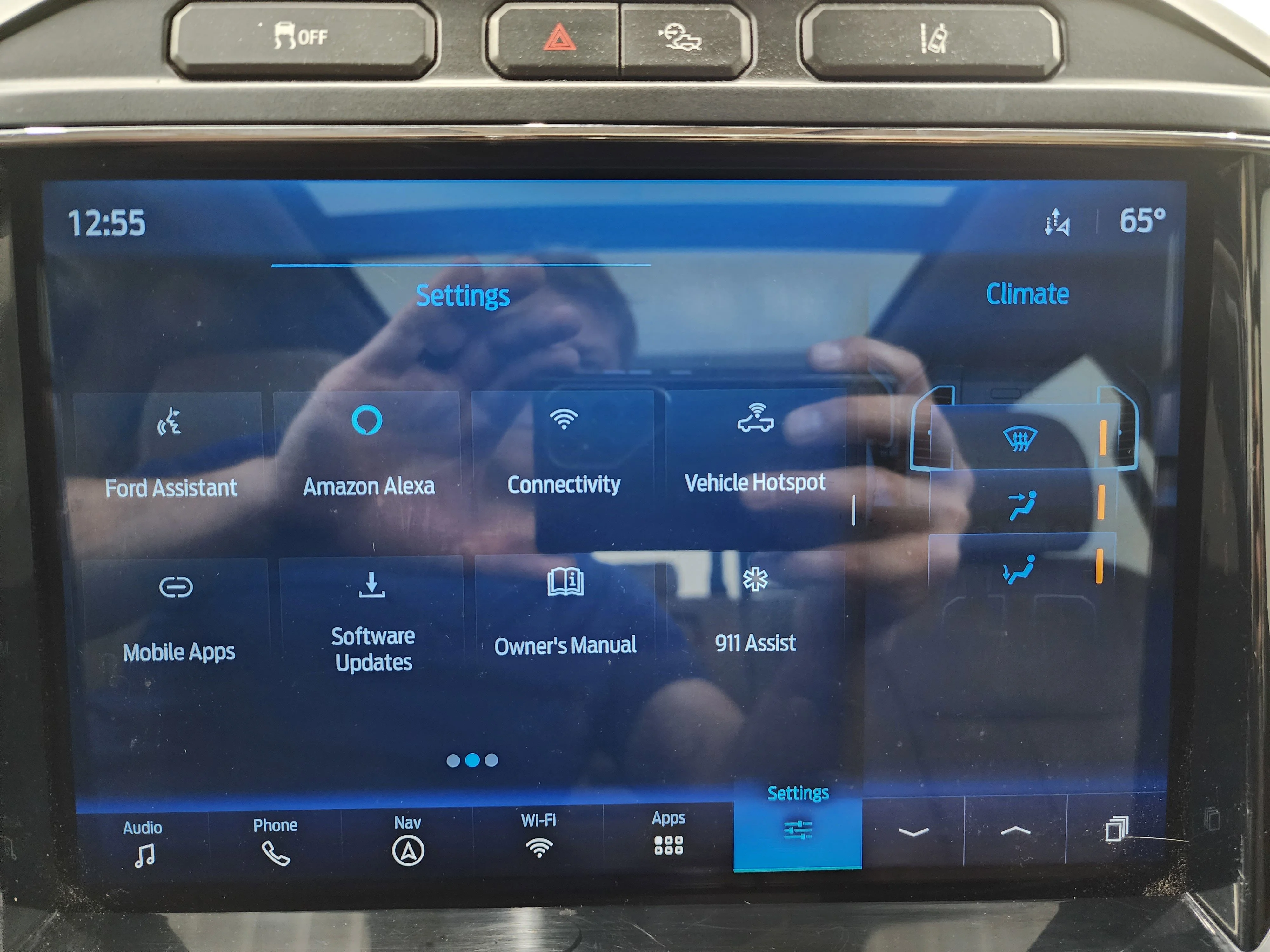 Used 2022 Agate Black Metallic Ford Lariat image 56