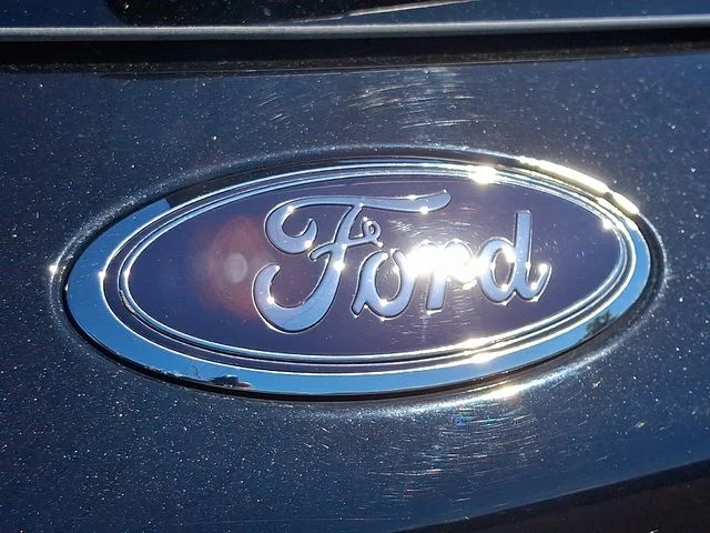 Certified Used 2022 Black Metallic Ford SE image 30