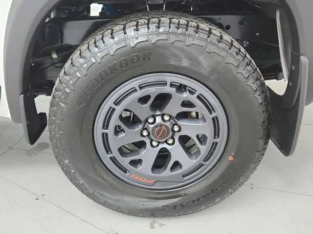 New 2027 White Nissan PRO-4X image 46