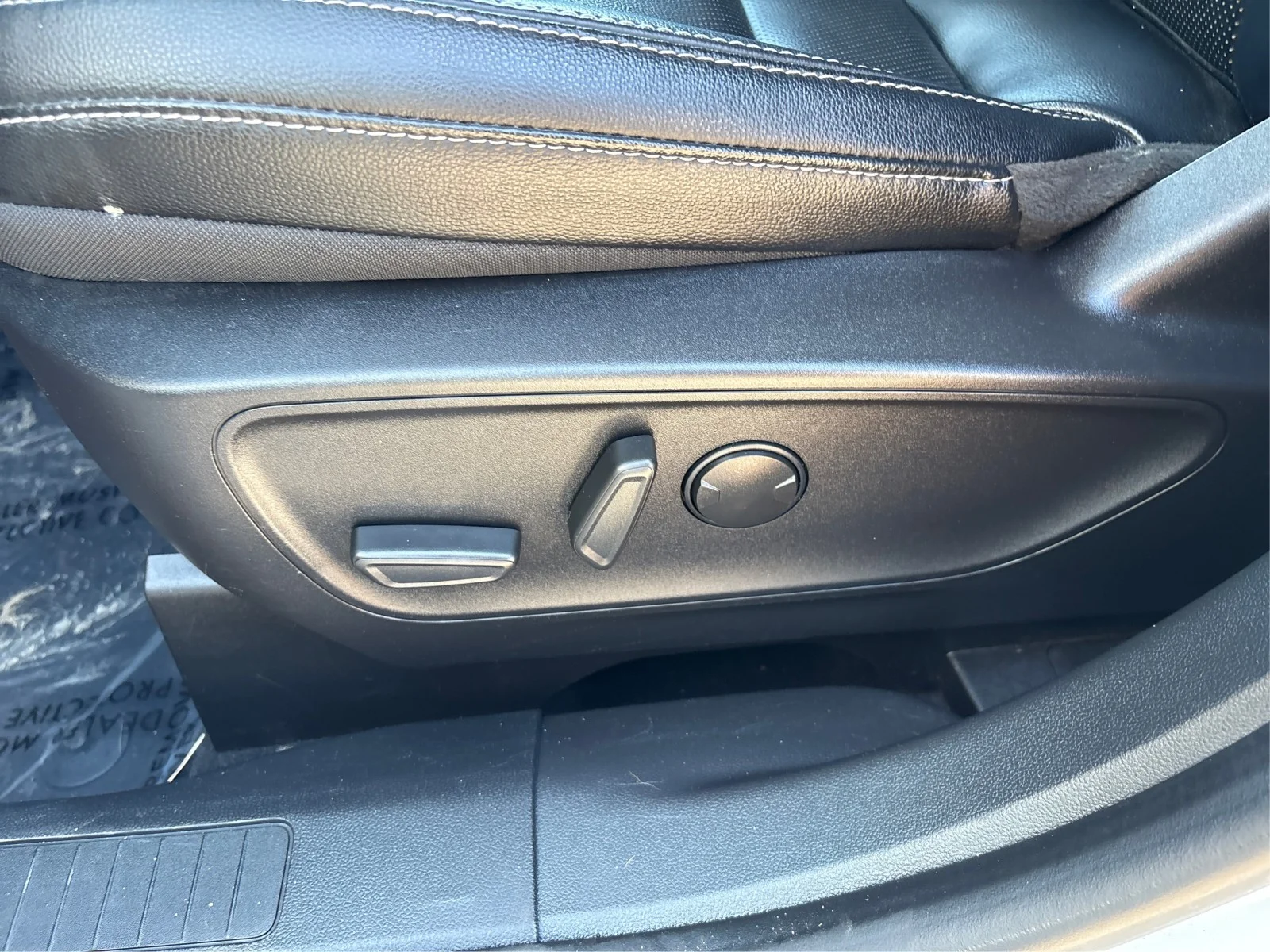 Certified Used 2022 White Ford SEL image 17