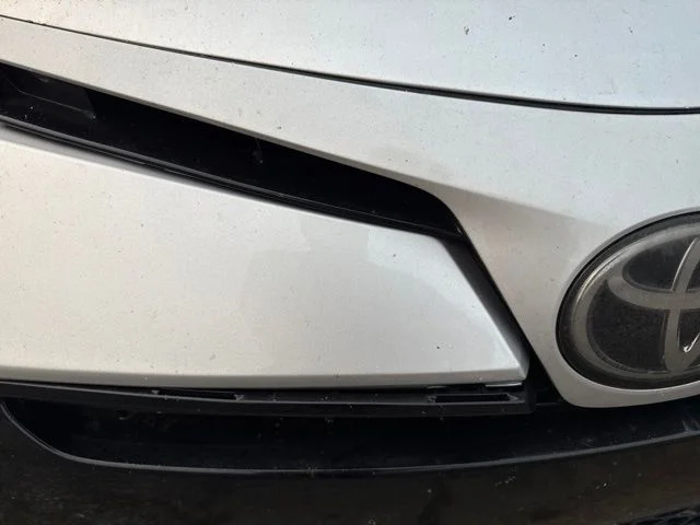 Used 2019 Silver Toyota SE image 18