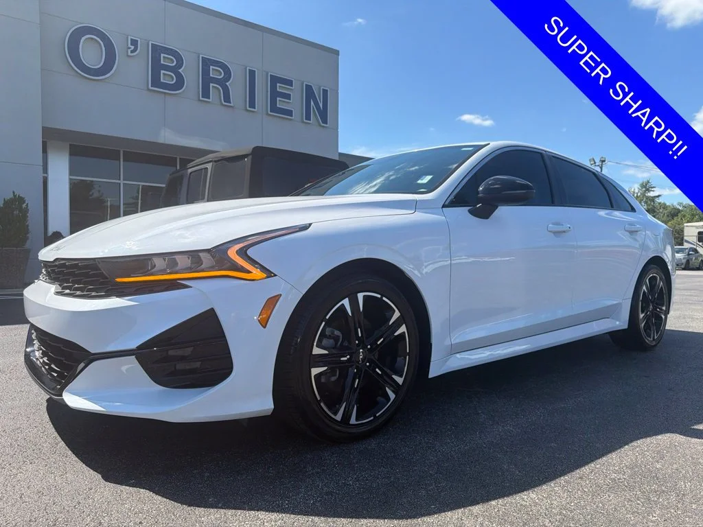 Used 2022 Glacial White Pearl Kia GT-Line image 1