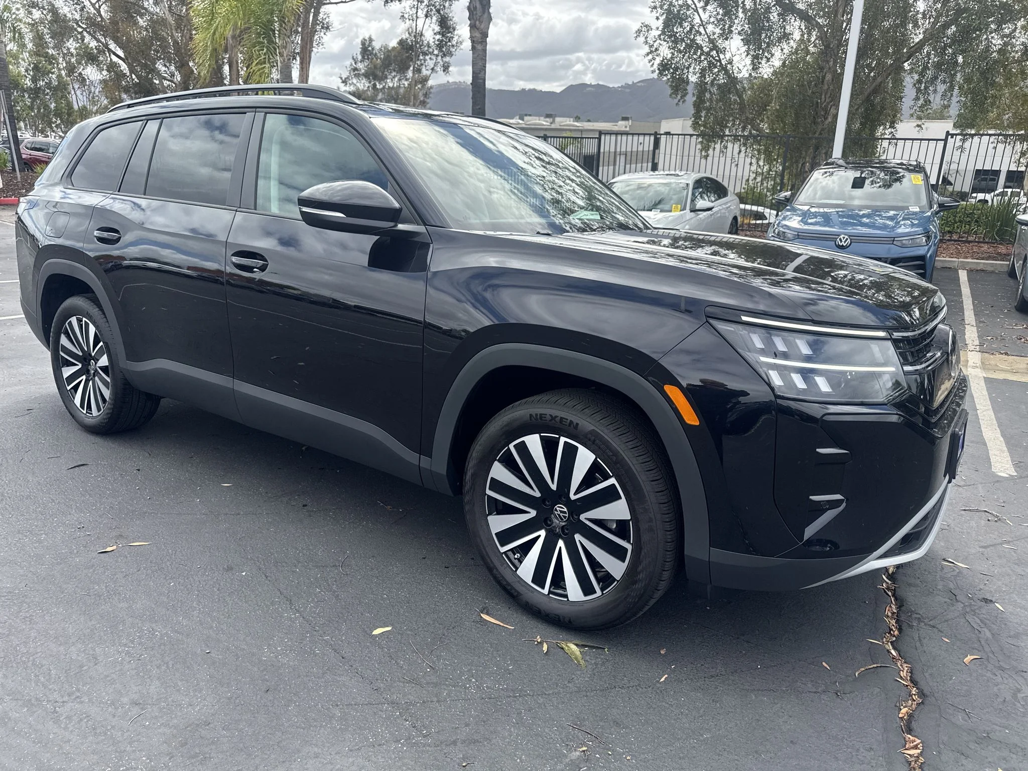 New 2027 Deep Black Pearl Volkswagen SE w/Technology image 1