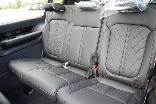 New 2026 Baltic-Gray Metallic Clear-Coat Exterior Paint Jeep Summit Reserve image 12