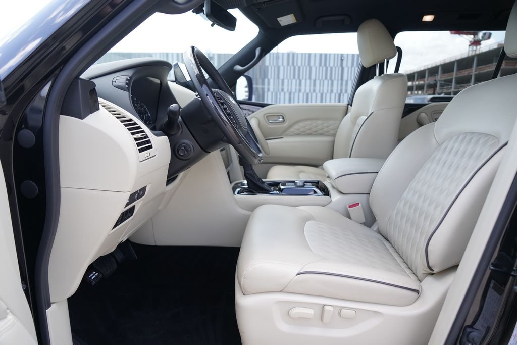 Used 2024 Black INFINITI Sensory image 9