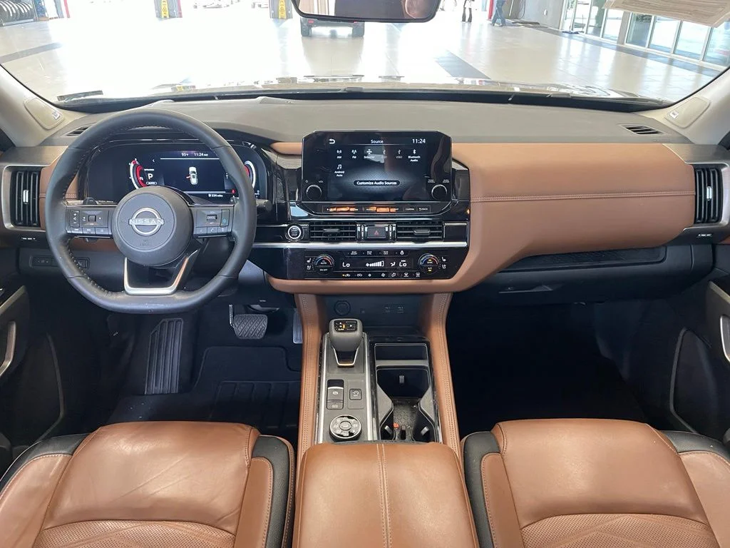 Used 2024 Black Nissan Platinum image 12
