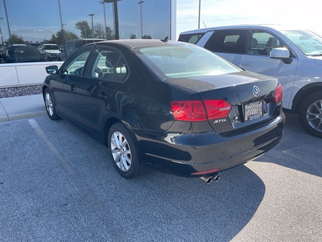 Used 2011  Volkswagen 2.5L SE image 5