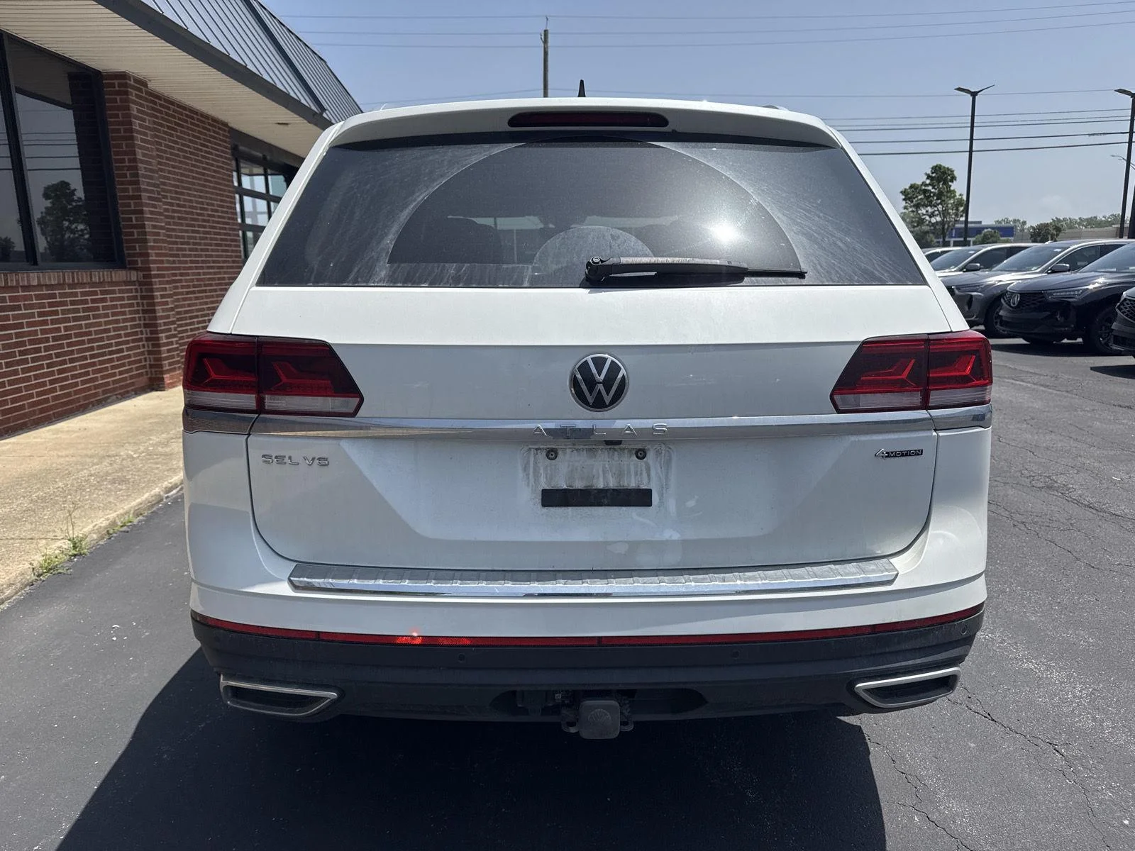 Used 2023 Opal White Pearl Volkswagen 3.6L V6 SEL image 5