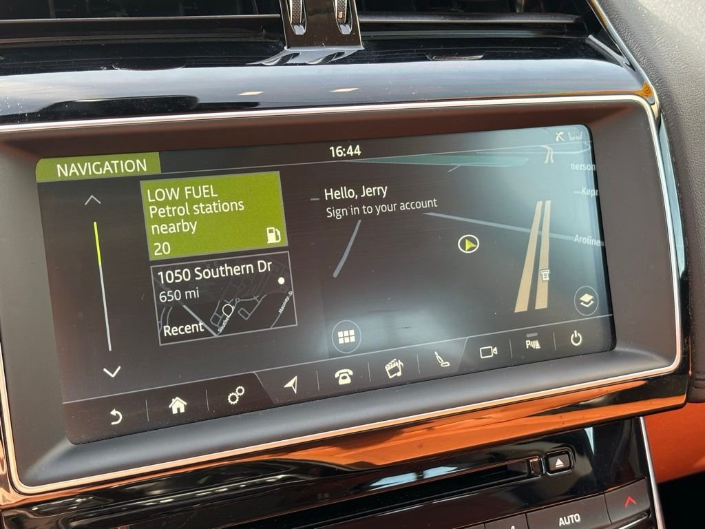 Used 2018  Jaguar 35t Portfolio Limited Edition image 37