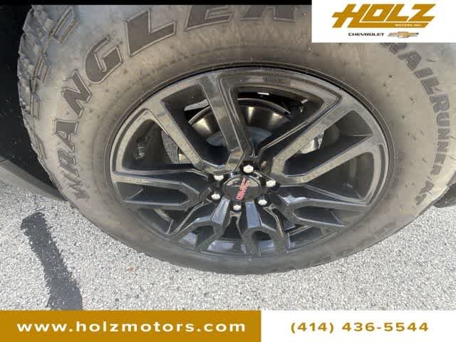 Certified Used 2025 Sterling Metallic GMC Elevation image 33