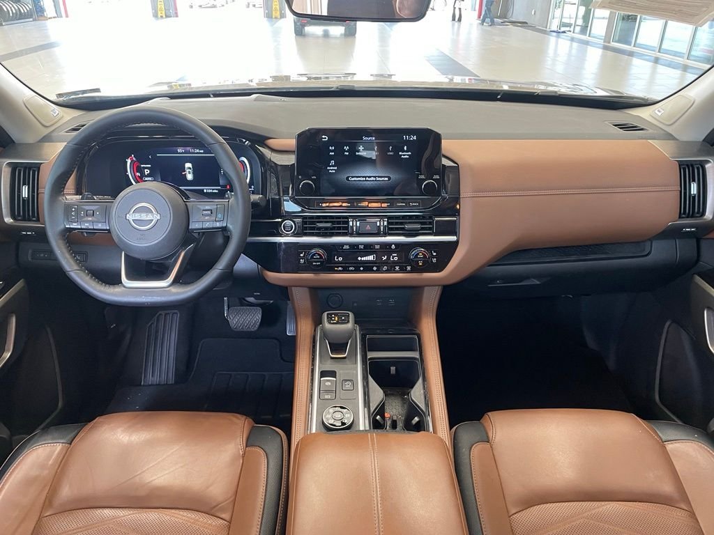 Used 2024 Black Nissan Platinum image 12