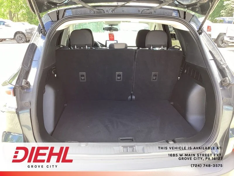 Used 2022 Blue Ford SE image 13