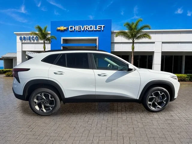 New 2026 Summit White Chevrolet LT image 6