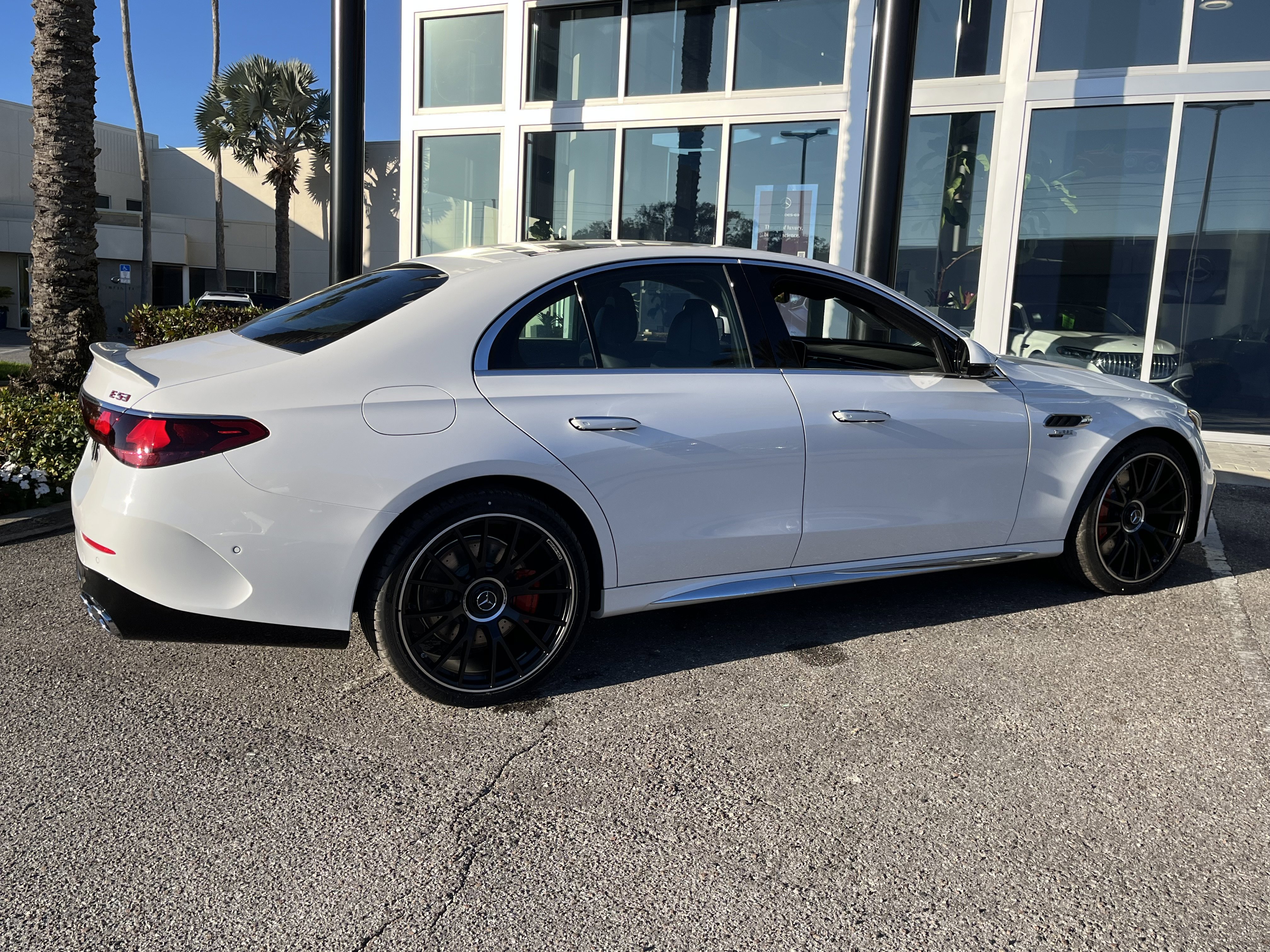 New 2026 MANUFAKTUR Moonlight White Metallic Mercedes-Benz AMG® E 53 E image 6