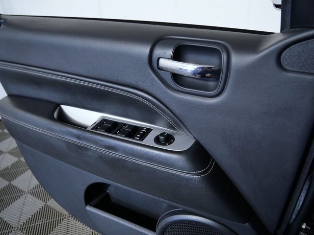 Used 2015 Gray Jeep Latitude image 23