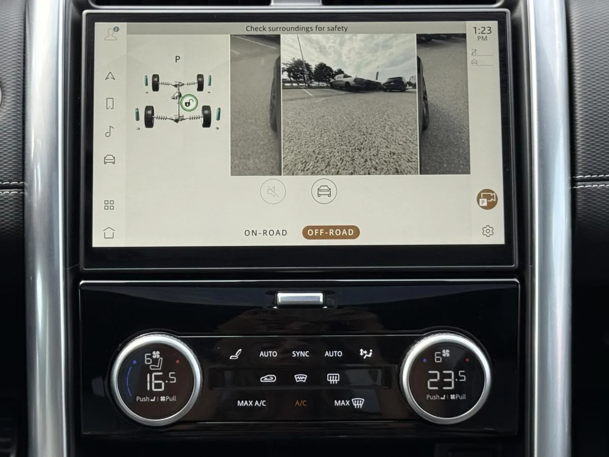 Used 2024 Black Land Rover Dynamic Se image 35