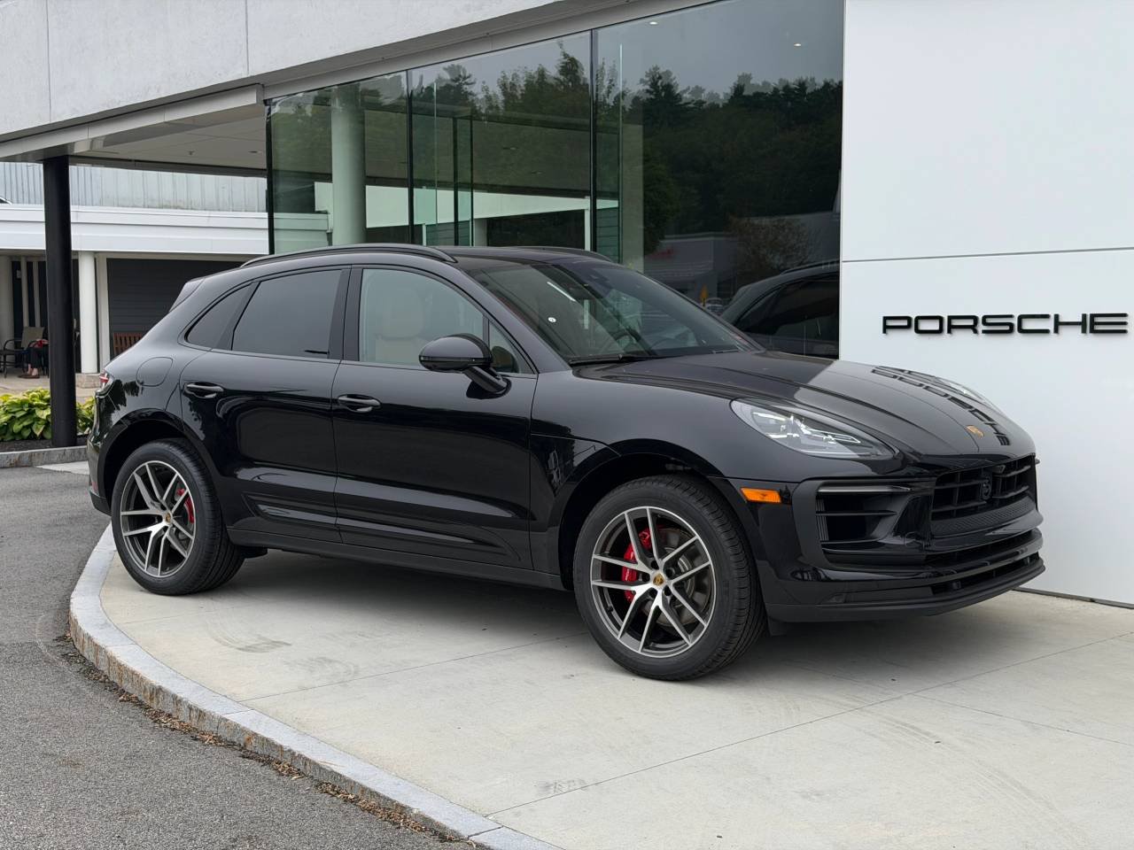 2026 Porsche Macan S - Photo 11