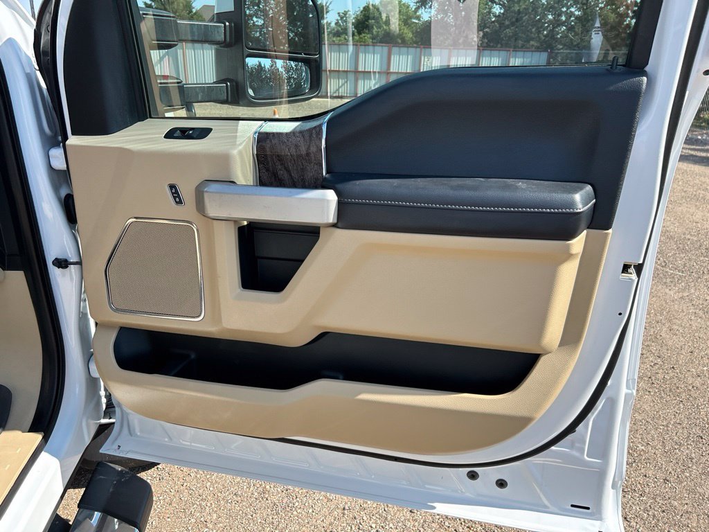 Used 2019 Oxford White Ford Lariat image 43